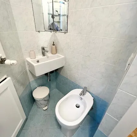Welcome Riviera -torre D'avorio 126 Mq Piu'terrazzo25 Mq - Totalmente Rinnovato- 250 M Dal Centro - Parcheggio A Pagamento 20 Euro Al Giorno Da Prenotare In Anticipo Salvo Dispo -parking At 20 Euro Per Day To Be Booked In Advance If Avai Rapallo