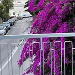 Torre D'avorio: Renovated With Terrace Near Center Apartment *