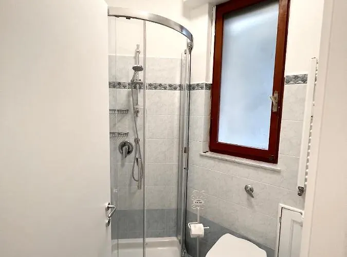 Torre D'avorio: Renovated With Terrace Near Center *