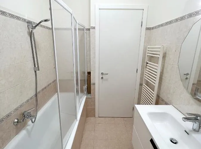 Torre D'avorio: Renovated With Terrace Near Center *