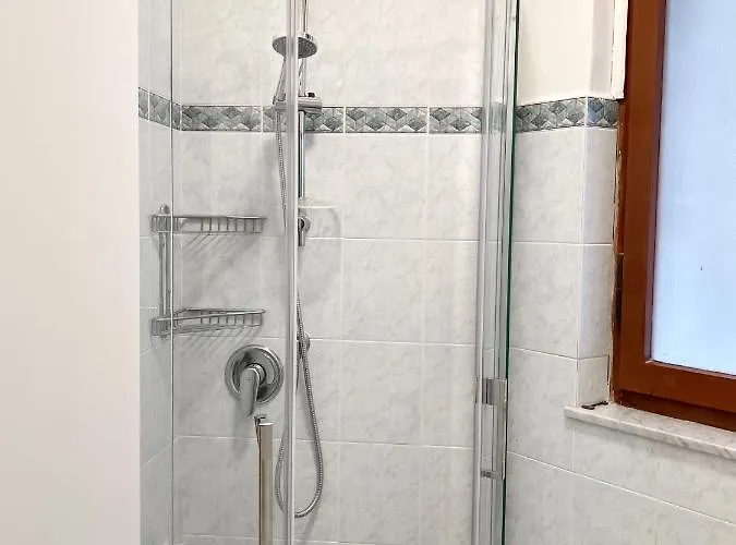 Torre D'avorio: Renovated With Terrace Near Center Apartment *